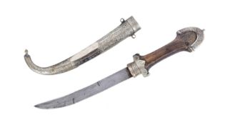 EARLY 20TH CENTURY MIDDLE EASTERN JAMBIYA DAGGER