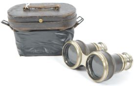 PAIR OF EARLY 20TH CENTURY FRENCH VERRES BINOCULARS IN CASE