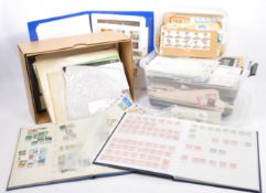 LARGE COLLECTION OF UK & INTERNATIONAL FRANKED STAMPS