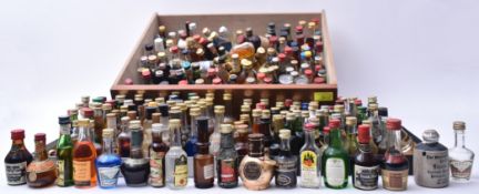 LARGE COLLECTION OF VINTAGE MINIATURE LIQUORS BOTTLES