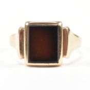 9CT GOLD & SARD SIGNET RING
