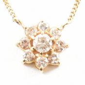 18CT GOLD & DIAMOND CLUSTER PENDANT NECKLACE