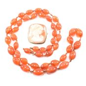 HALLMARKED 9CT GOLD CAMEO BROOCH & CARNELIAN BEAD NECKLACE