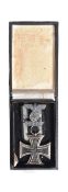 WWI FIRST WORLD WAR IRON CROSS & SECOND WORLD WAR SPANGE