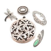 COLLECTION OF ASSORTED SILVER & WHITE METAL BROOCH PINS