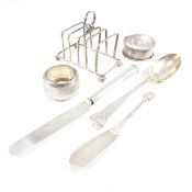COLLECTION OF VICTORIAN & LATER HALLMARKED SILVER ITEMS