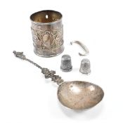 VICTORIAN & LATER HALLMARKED SILVER ITEMS