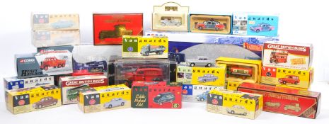 LARGE COLLECTION OF VINTAGE 20TH CENTURY DIECAST VEHICLES