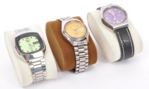 THREE VINTAGE SEIKO AUTOMATIC GENTS WRISTWATCHES