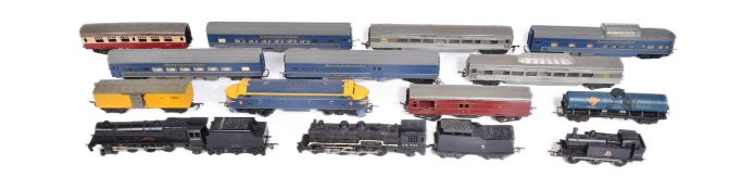 MODEL RAILWAY - OO GAUGE MODEL RAILWAY LOCOS & COACHES