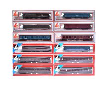MODEL RAILWAY - COLLECTION OF VINTAGE LIMA OO GAUGE COACHES