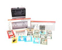 MODEL RAILWAY - COLLECTION OF ASSORTED ACCESSORIES