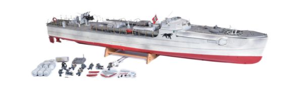 MODEL - WWII SECOND WORLD WAR GERMAN TORPEDO BOAT MODEL