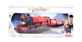MODEL RAILWAY - VINTAGE HORNBY OO GAUGE HOGWARTS EXPRESS TRAINSET