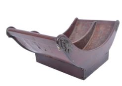 18TH CENTURY GEORGE III MAHOGANY CHEESE ROLL DISH