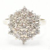 18CT GOLD & DIAMOND CLUSTER RING