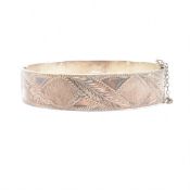 HALLMARKED 1970S SILVER BANGLE