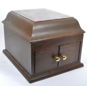 1920'S OAK CASED TABLE TOP GRAMAPHONE BY HMV