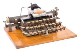 VINTAGE BLICKENSDERFER TYPEWRITER WITH ORIGINAL CASE