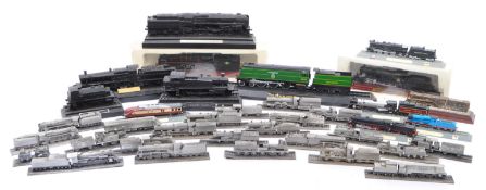 COLLECTION OF VINTAGE 20TH CENTURY STATIC LOCOMOTIVE TRAINS