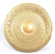 LARGE VINTAGE 20TH CENTURY INDIAN BRASS WALL CHARGER