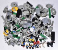 LEGO - LEGOLAND - 6074 - BLACK FALCON'S FORTRESS