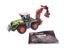 LEGO - TECHNIC - 42054 - CLAAS XERION 5000 TRACTOR