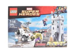 LEGO - MARVEL 76041 - THE HYDRA FORTRESS SMASH