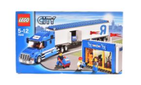 LEGO - CITY - 7848 - TOYS R US TRUCK