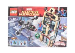 LEGO - MARVEL - 76005 - SPIDERMAN DAILY BUGLE SHOWDOWN