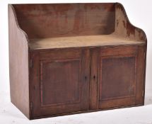 18TH CENTURY GEORGE III MAHOGANY HANGING CUPBOARD