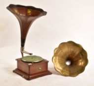 EARLY 20TH CENTURY OAK CASED HMV GRAMOPHONE