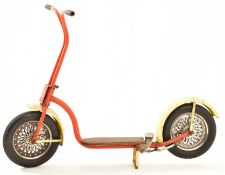TRI-ANG - VINTAGE 1960S PAINTED METAL CHILDREN SCOOTER