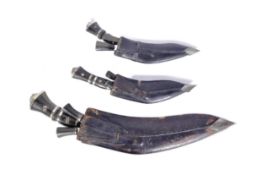 COLLECTION OF VINTAGE NEPALESE / INDIAN KUKRI KNIVES
