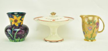 COLLECTION OF VINTAGE DECORATIVE CERAMIC CENTREPIECES