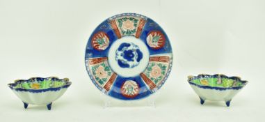 A PAIR OF JAPANESE FOOTED TRINKET DISHES & EDO PERIOD PLATE