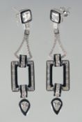 A PAIR OF SILVER ENAMEL, ART DECO STYLE DROP EARRINGS