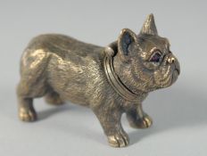 A BRASS BULLDOG VESTA, 5.5 cm.