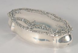 AN OVAL SILVER PIN BOX. Birmingham 1907.