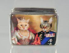 A SILVER AND ENAMEL CATS PILL BOX. 3cm