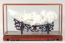 A SUPERB CHINESE PORCELAIN FLORAL SCULPTURE