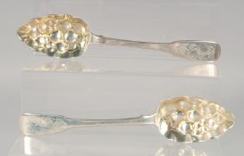 A PAIR OF GEORGE III SILVER BERRY SPOONS. London 1816.