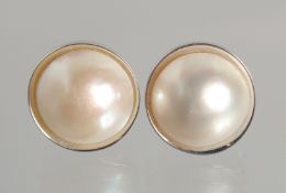 A PAIR OF 13mm PEARL AND 9CT GOLD EARRINGS.