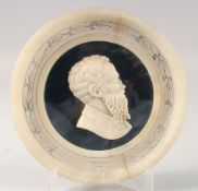 A GOOD 18TH - 19TH CENTURY ALABASTER CIRCULAR PORTRAIT PLAQUE. 8ins diameter.