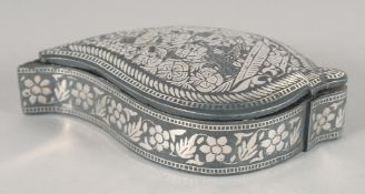 AN INDIAN SILVER INLAID BIDRI LIDDED BOX, 13.5cm wide.