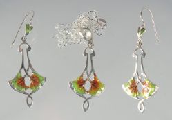 A SILVER AND ENAMEL ART NOUVEAU DESIGN EARRINGS AND PENDANT.