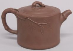 A CHINESE YIXING TEA POT.