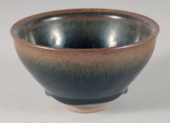 A CHINESE HARE'S FUR GLAZE POTTERY BOWL, 12.5cm diameter.