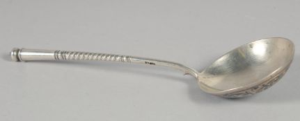 A GOOD RUSSIAN NIELLO SILVER SPOON. 7.5ins long.