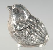 A SOLID SILVER BIRD VESTA, 3.5 cm.